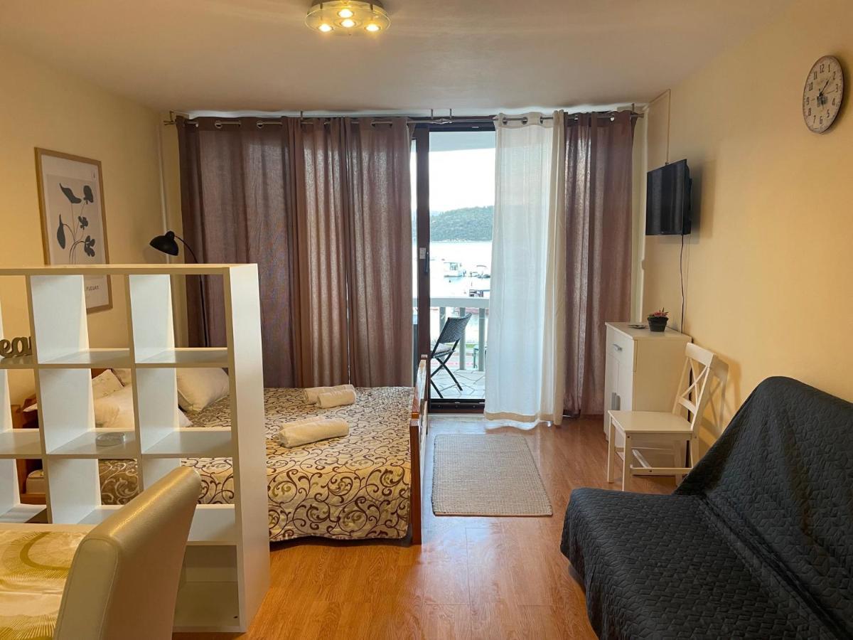 Apartments Ana By The Sea Lumbarda Buitenkant foto