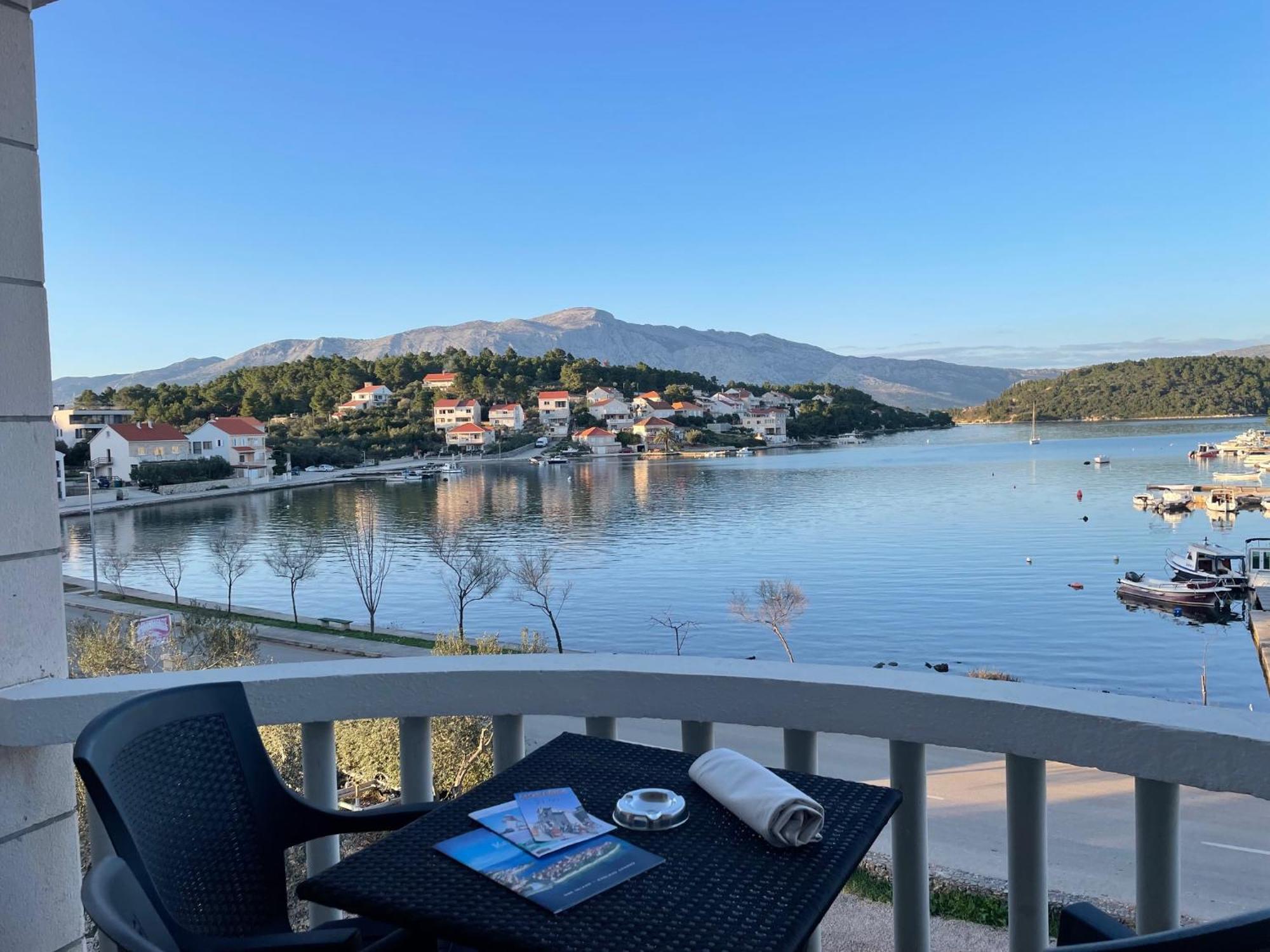 Apartments Ana By The Sea Lumbarda Buitenkant foto