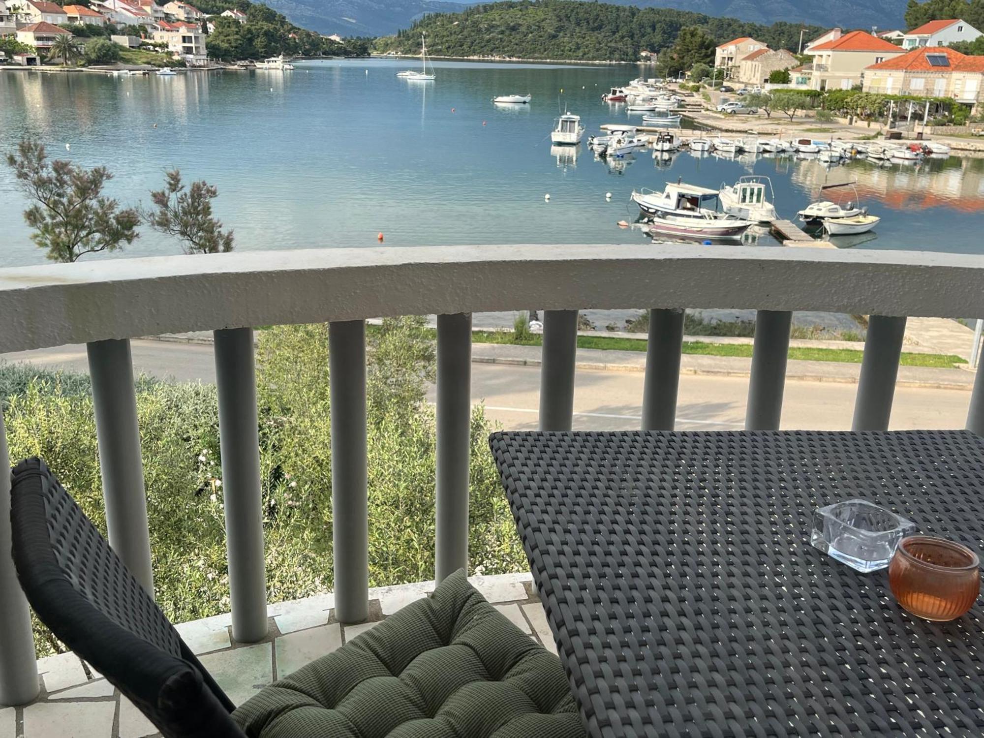 Apartments Ana By The Sea Lumbarda Buitenkant foto