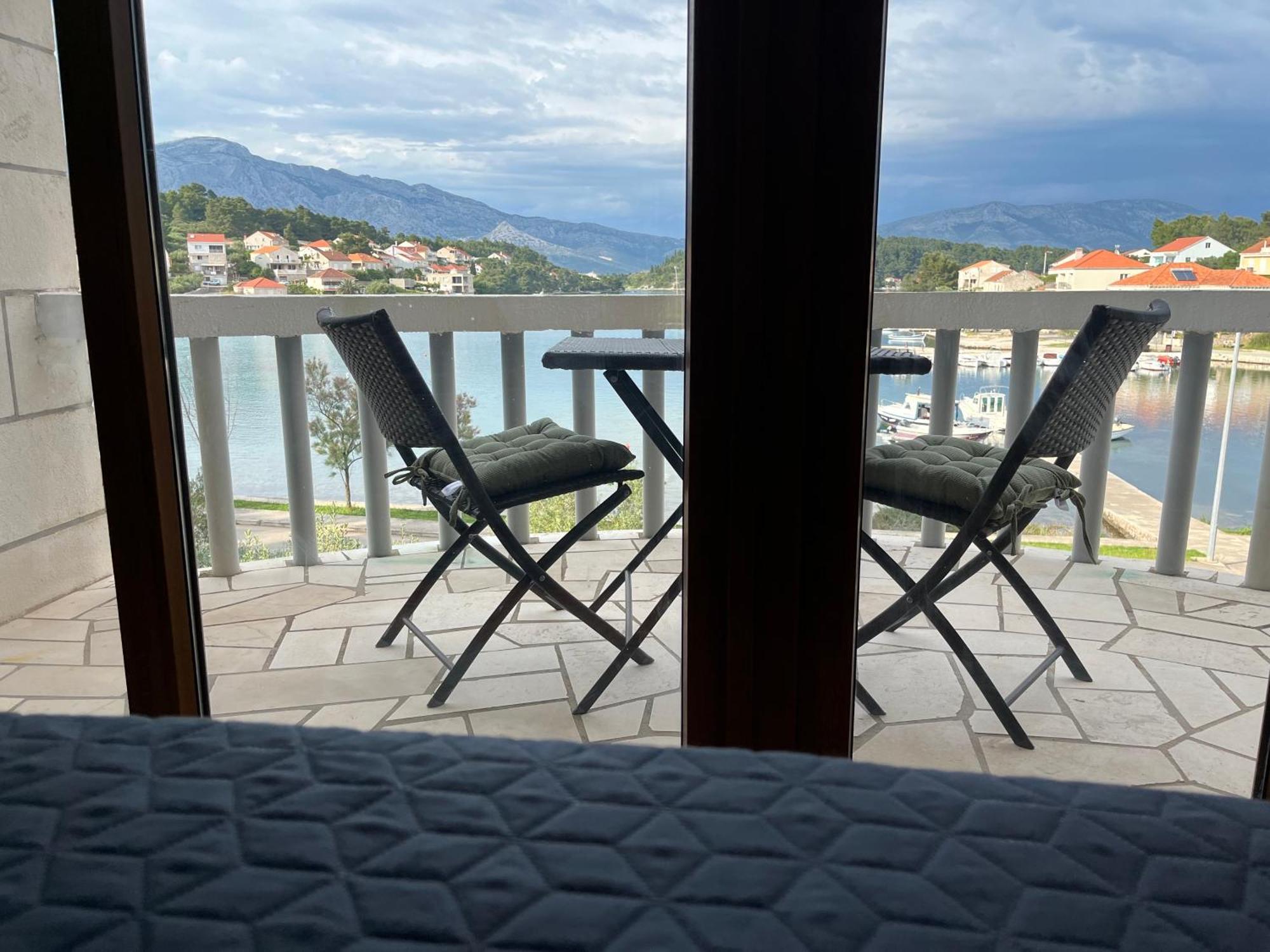Apartments Ana By The Sea Lumbarda Buitenkant foto